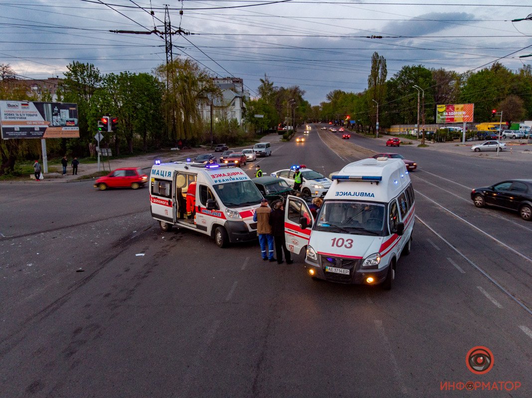 Водителю ВАЗа оказали помощь на месте, но от дальнейшей госпитализации он отказался