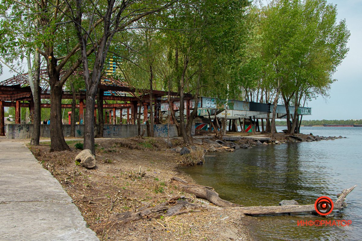 Расчистили берег