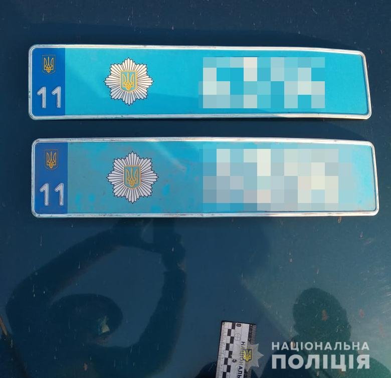 У задержанных обнаружили поддельные полицейские номера У задержанных обнаружили поддельные полицейские номера