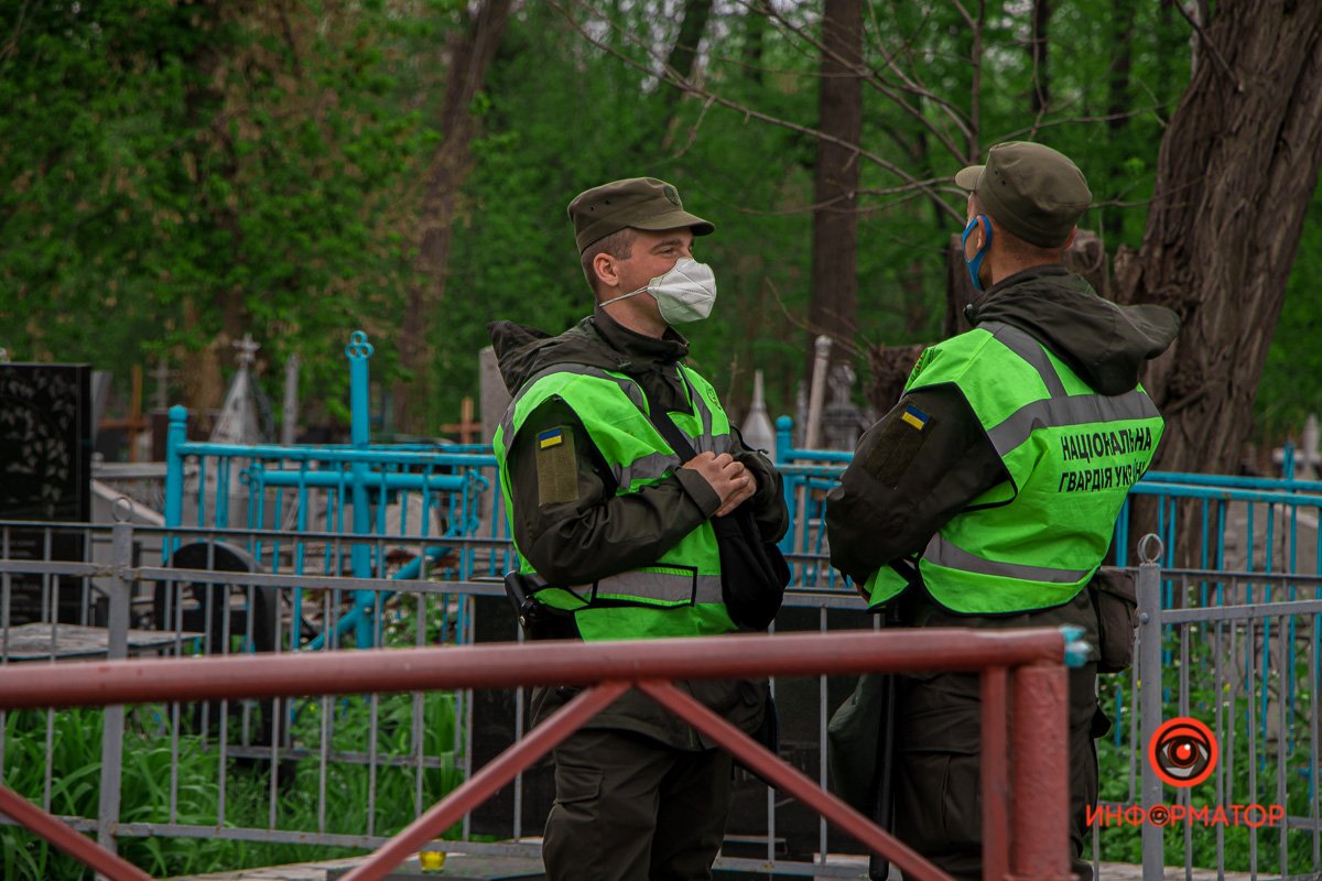 На месте работали полицейские и военные На месте работали полицейские и военные