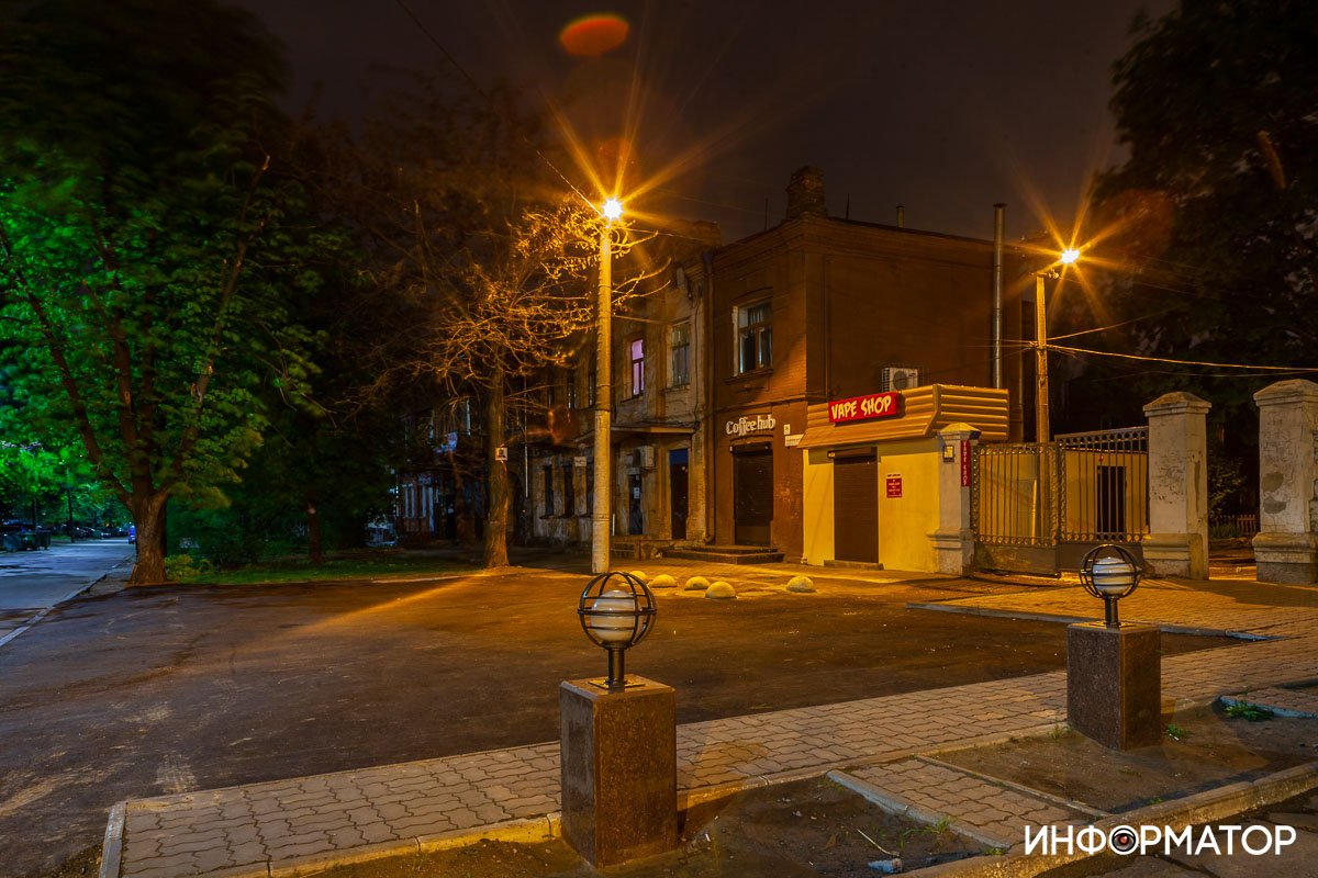 Как будто дерево светится