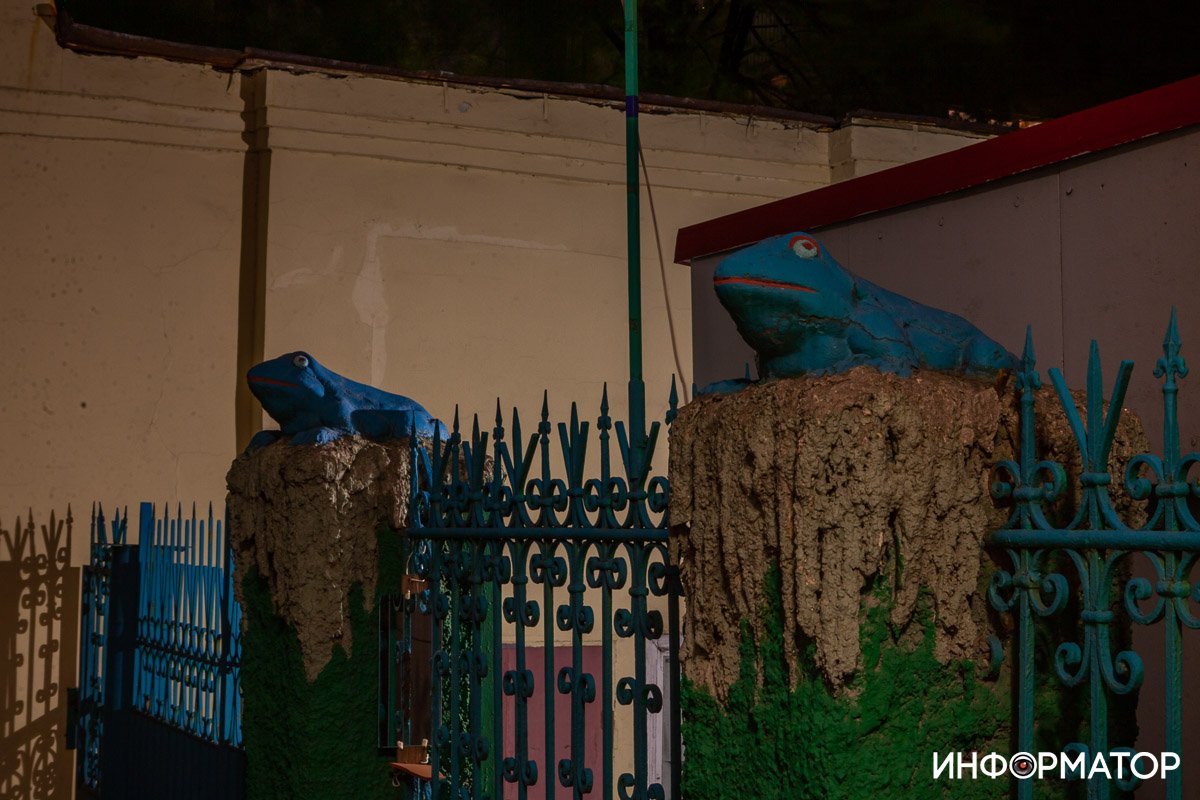 Но некоторые черты особняка сохранились