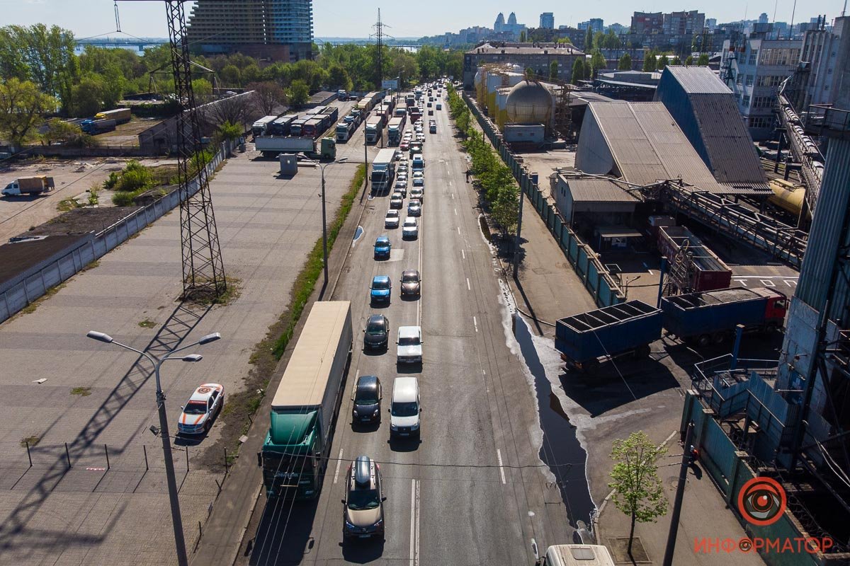 Из-за аварии образовалась большая пробка