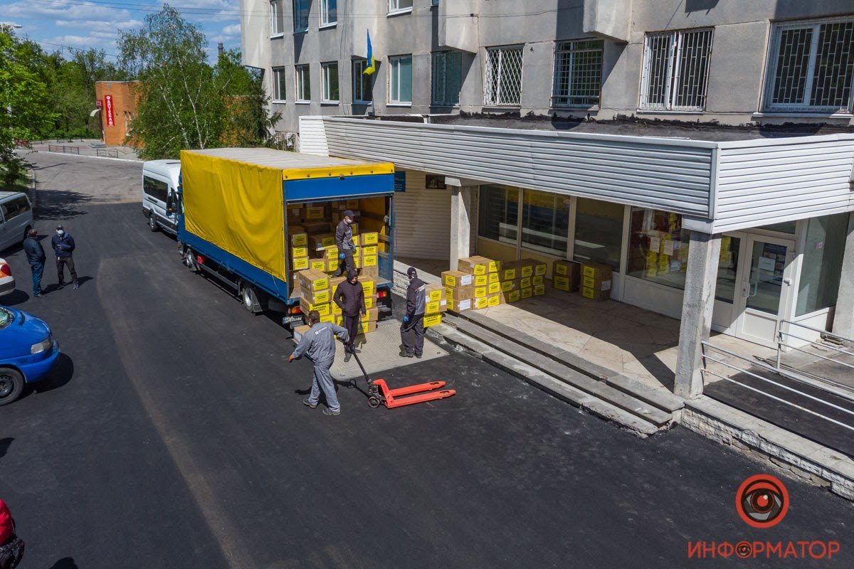 ИНТЕРПАЙП и БФ "Відродження регіону" передали большую партию СИЗ медикам Днепра 14