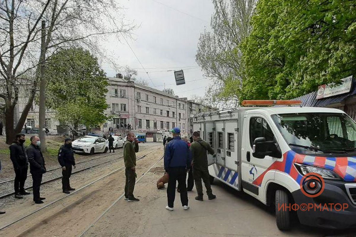 В Днепре собака сорвалась с поводка, напала на 11-летнего мальчика и разодрала ногу полицейскому 1