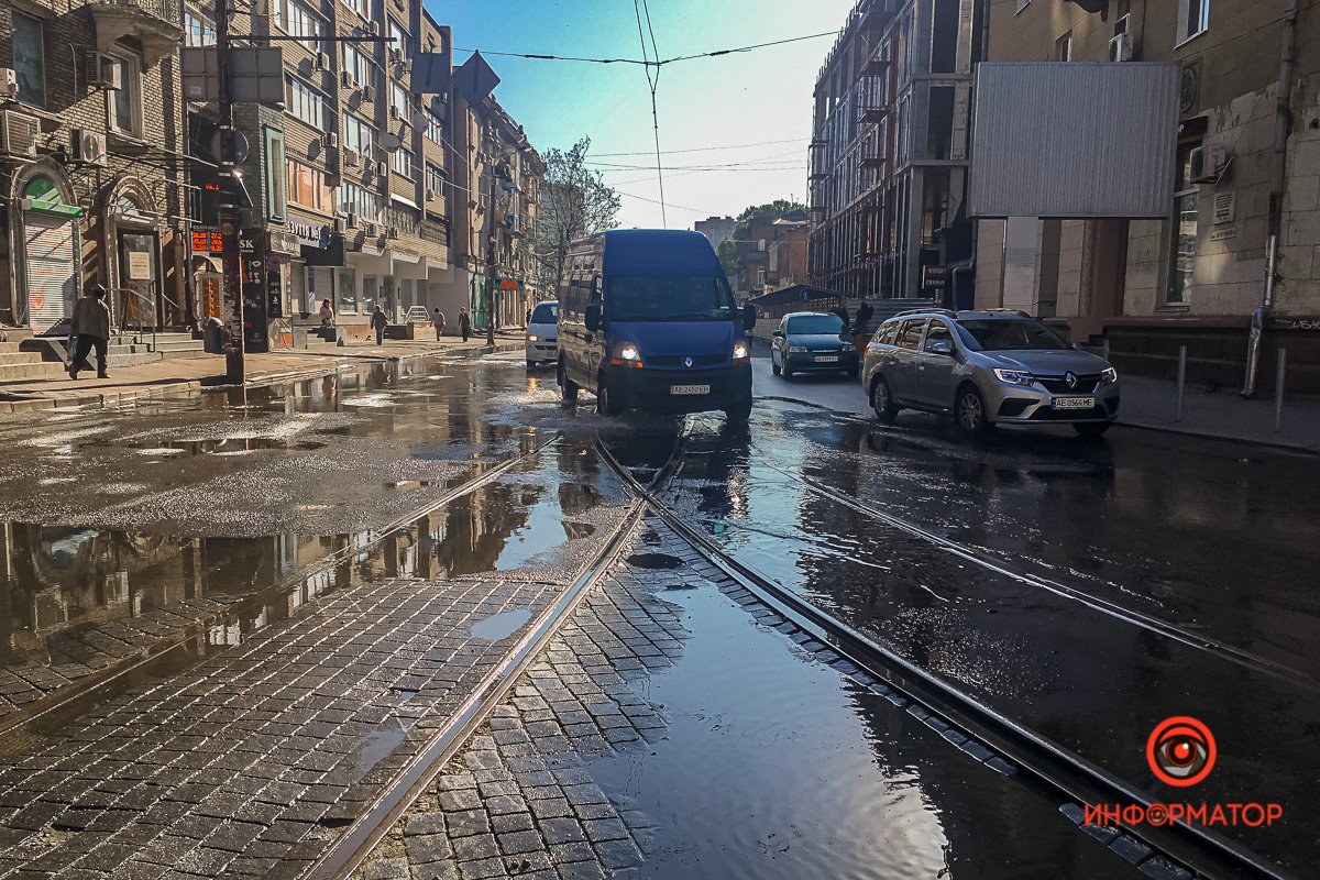 Скользкие мокрые рельсы