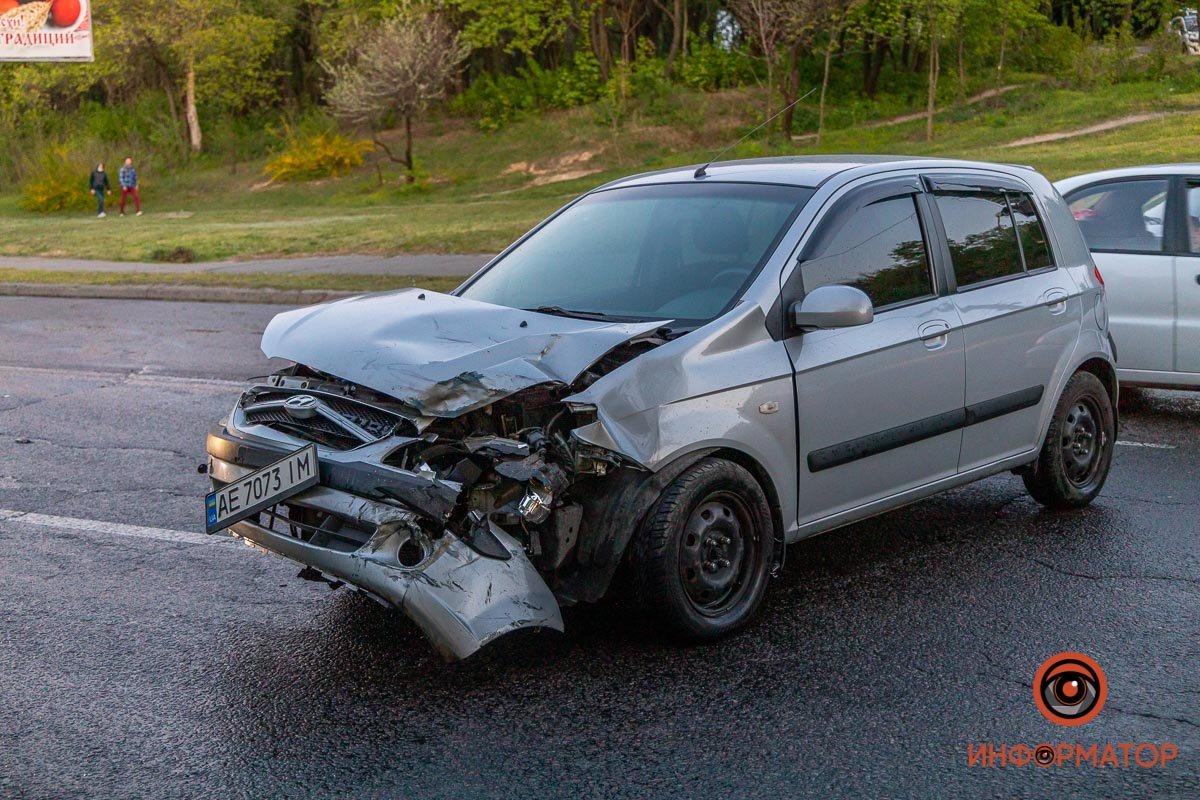Автомобиль поворачивал на Космическую с улицы Комарова Автомобиль поворачивал на Космическую с улицы Комарова