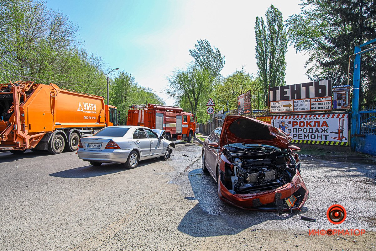 На Энергетической столкнулись Mercedes и Volkswagen