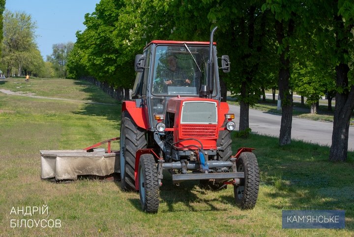 Мэр Каменского объехал скверы, парки и места общего пользования 4