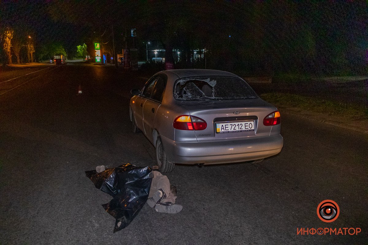 Мужчину переходил дорогу в неположенном месте Мужчину переходил дорогу в неположенном месте
