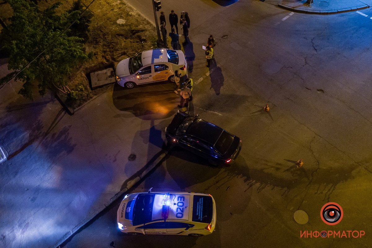 На место оперативно приехали правоохранители и медики На место оперативно приехали правоохранители и медики