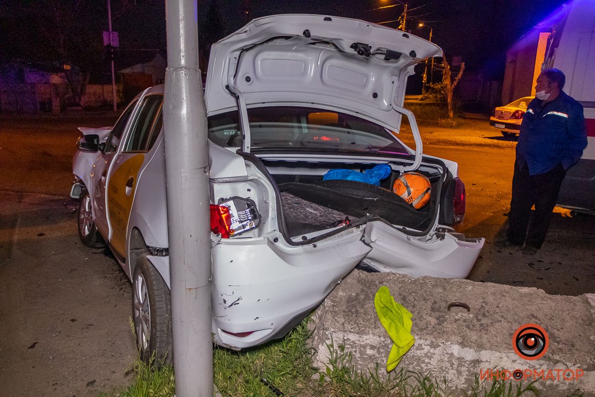 Медики оказали пострадавшим первую помощь Медики оказали пострадавшим первую помощь