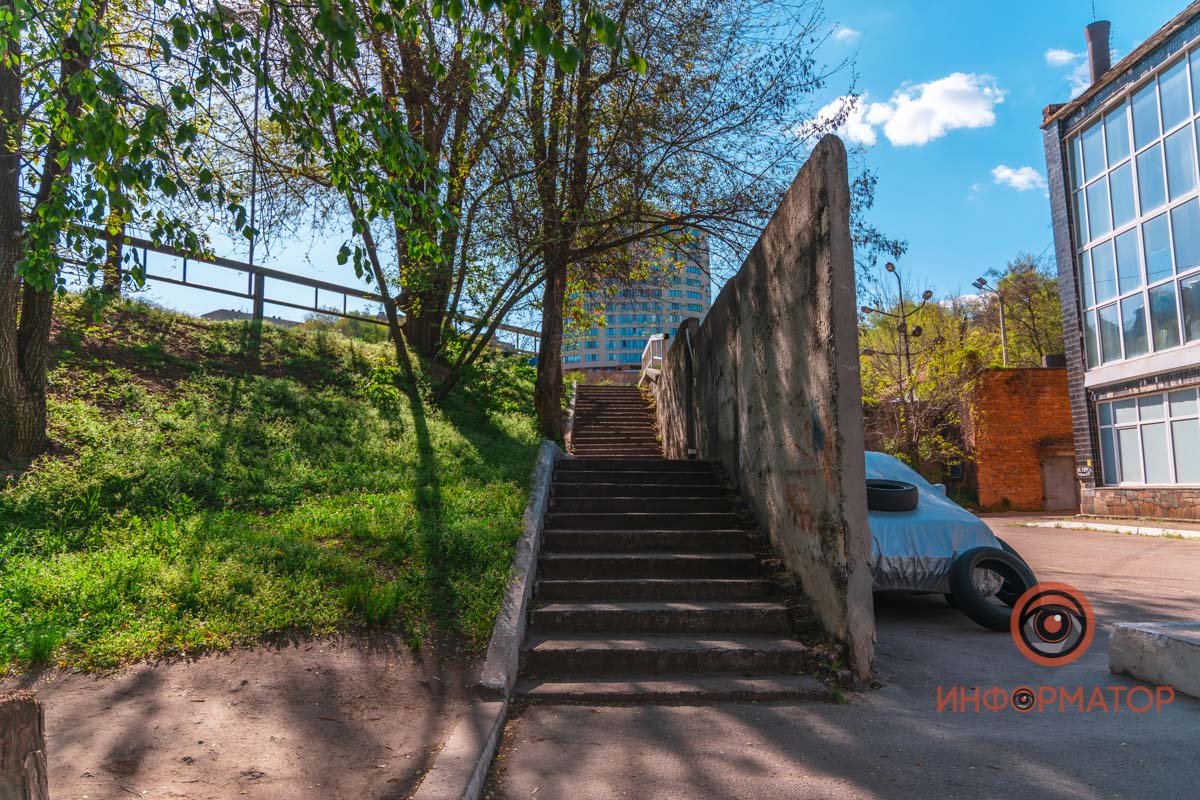 Предлагаем вам прогуляться вместе с нами Предлагаем вам прогуляться вместе с нами