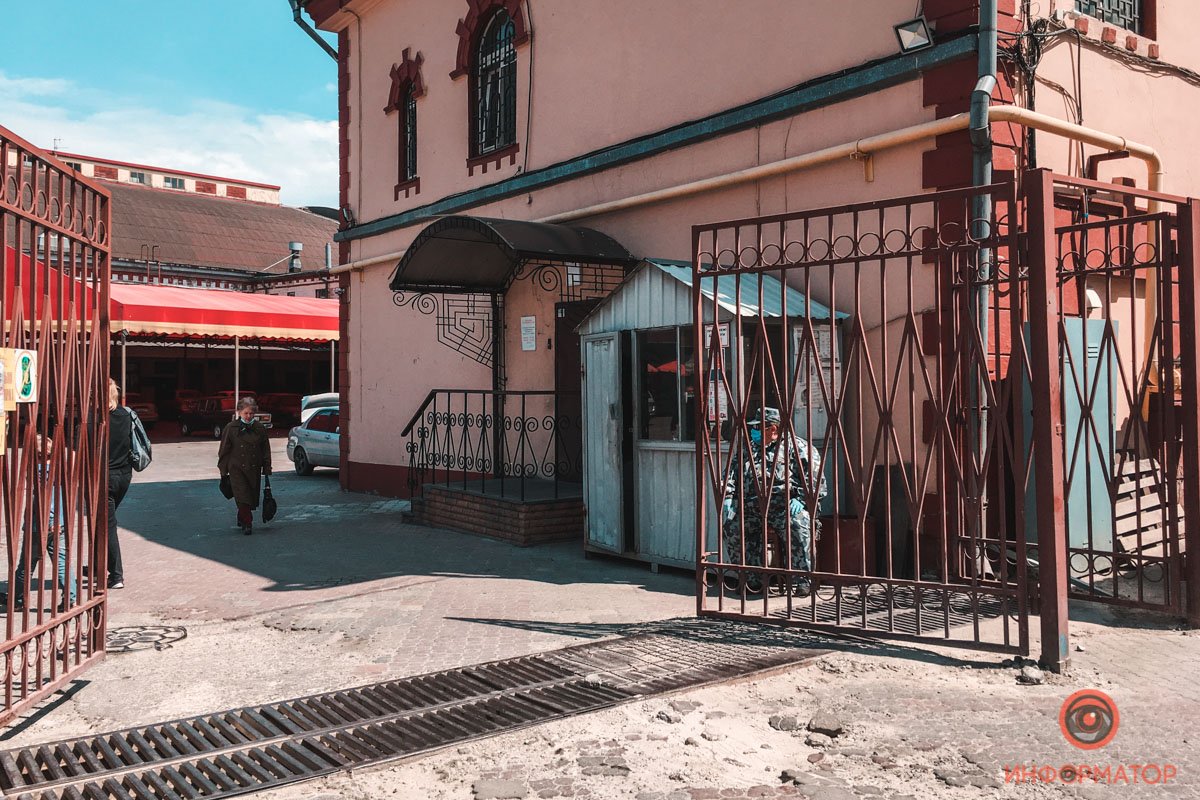 А вот здесь можно найти антисептик