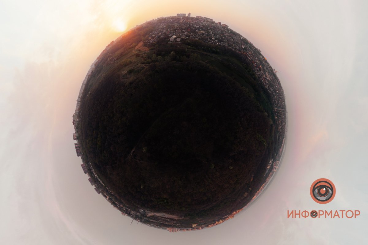 Забудешь про все, заведешь себе кошку, они ведь намного честнее всех нас.