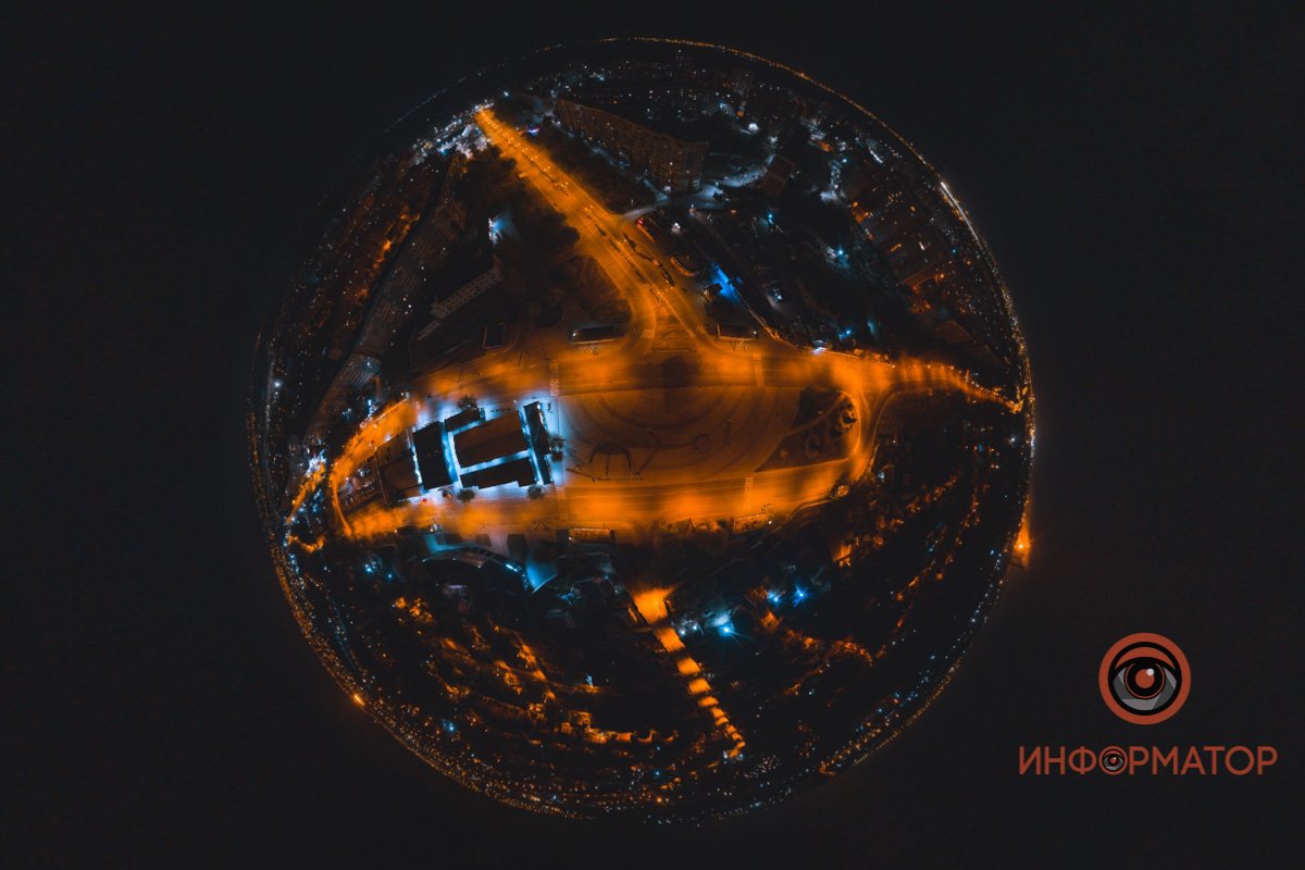 ...нет ведь того, кто обнял бы покрепче.