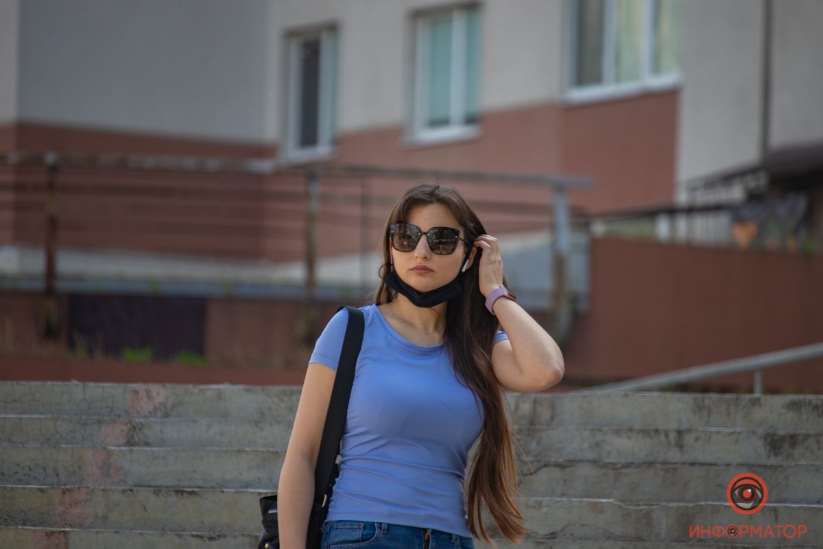 Хочется идти по улице и дышать свежим воздухом, а не вот это вот все