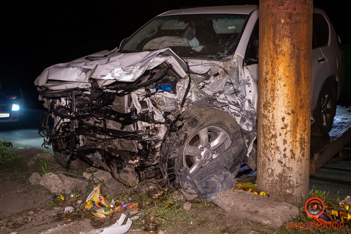 Разбитый автомобиль Разбитый автомобиль