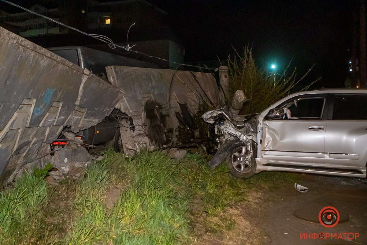Предварительно, водитель и пассажир были пьяны Предварительно, водитель и пассажир были пьяны