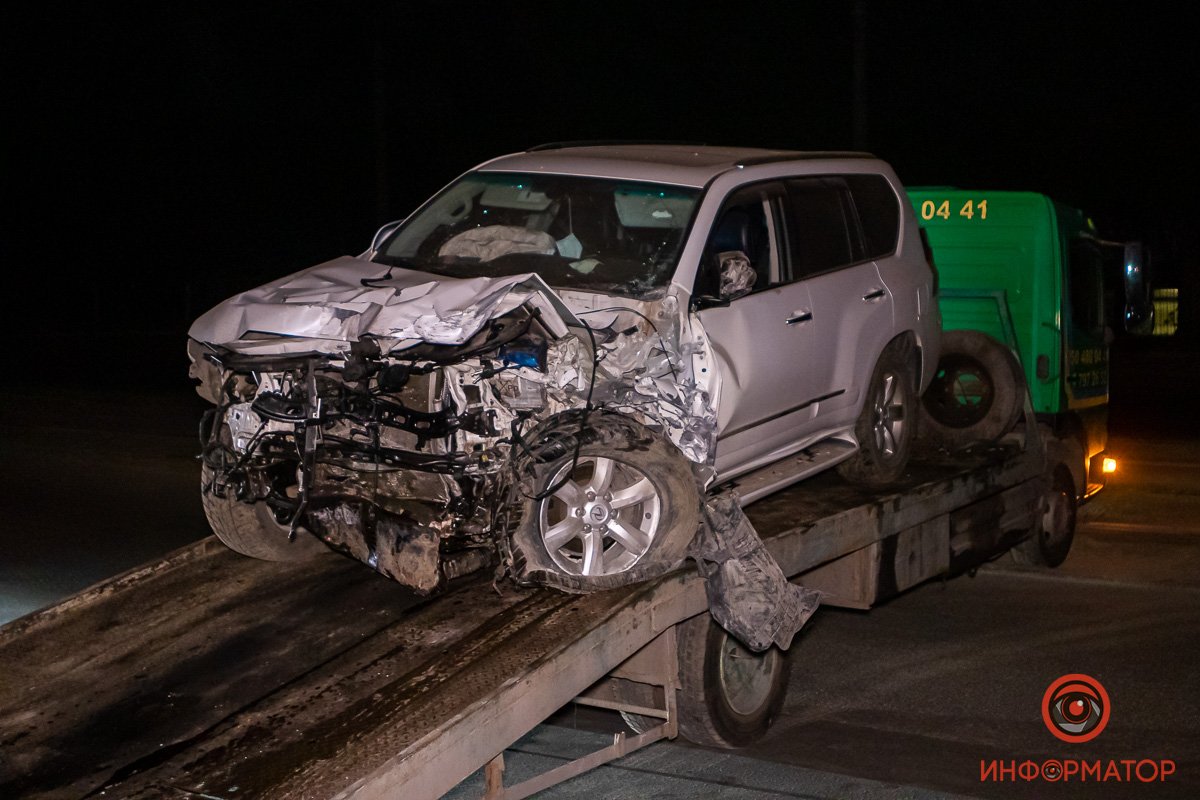 Пострадавших госпитализировали, машину эвакуировали Пострадавших госпитализировали, машину эвакуировали