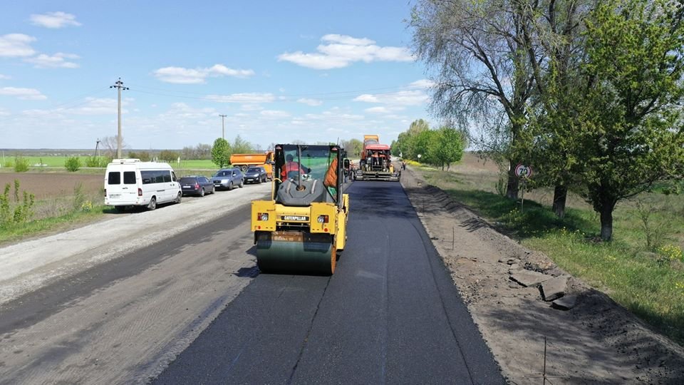 Юрий Голик показал, как идет ремонт трассы Р-73 Никополь-Днепр 2