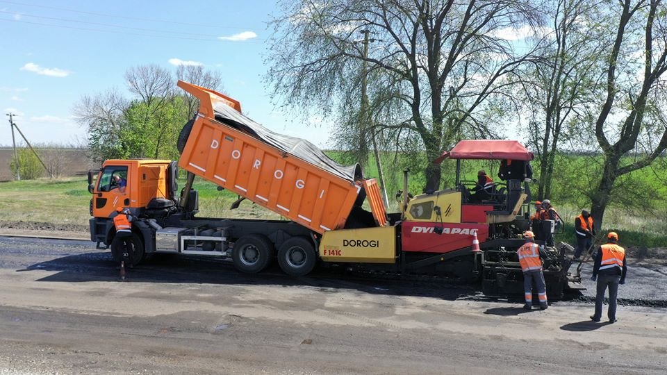 Юрий Голик показал, как идет ремонт трассы Р-73 Никополь-Днепр 5