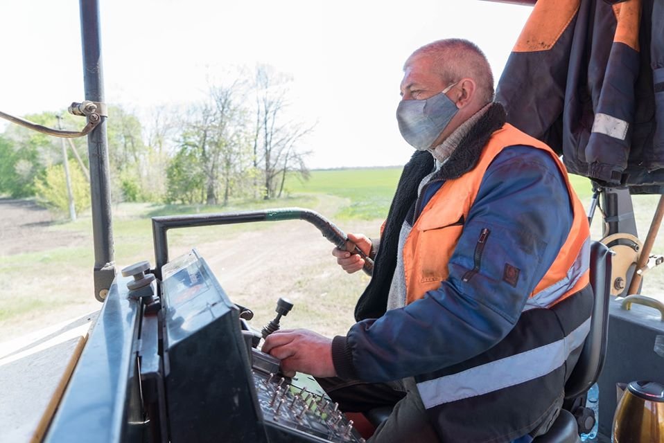 Юрий Голик показал, как идет ремонт трассы Р-73 Никополь-Днепр 8