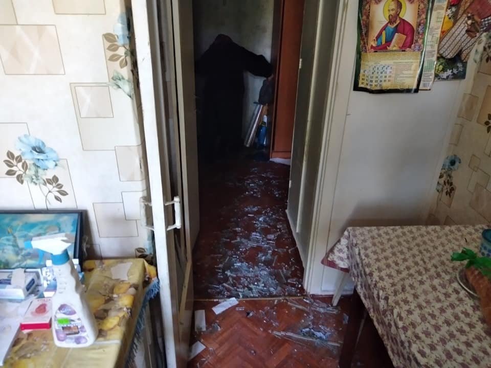 К месту вызвали аварийную службу К месту вызвали аварийную службу