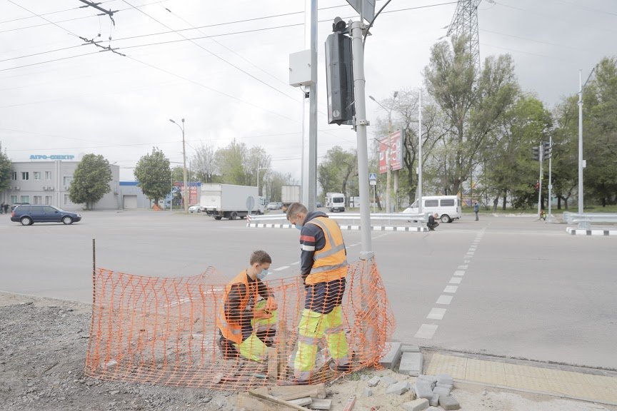 В Днепре капитально ремонтируют светофоры, а также устанавливают новые 3