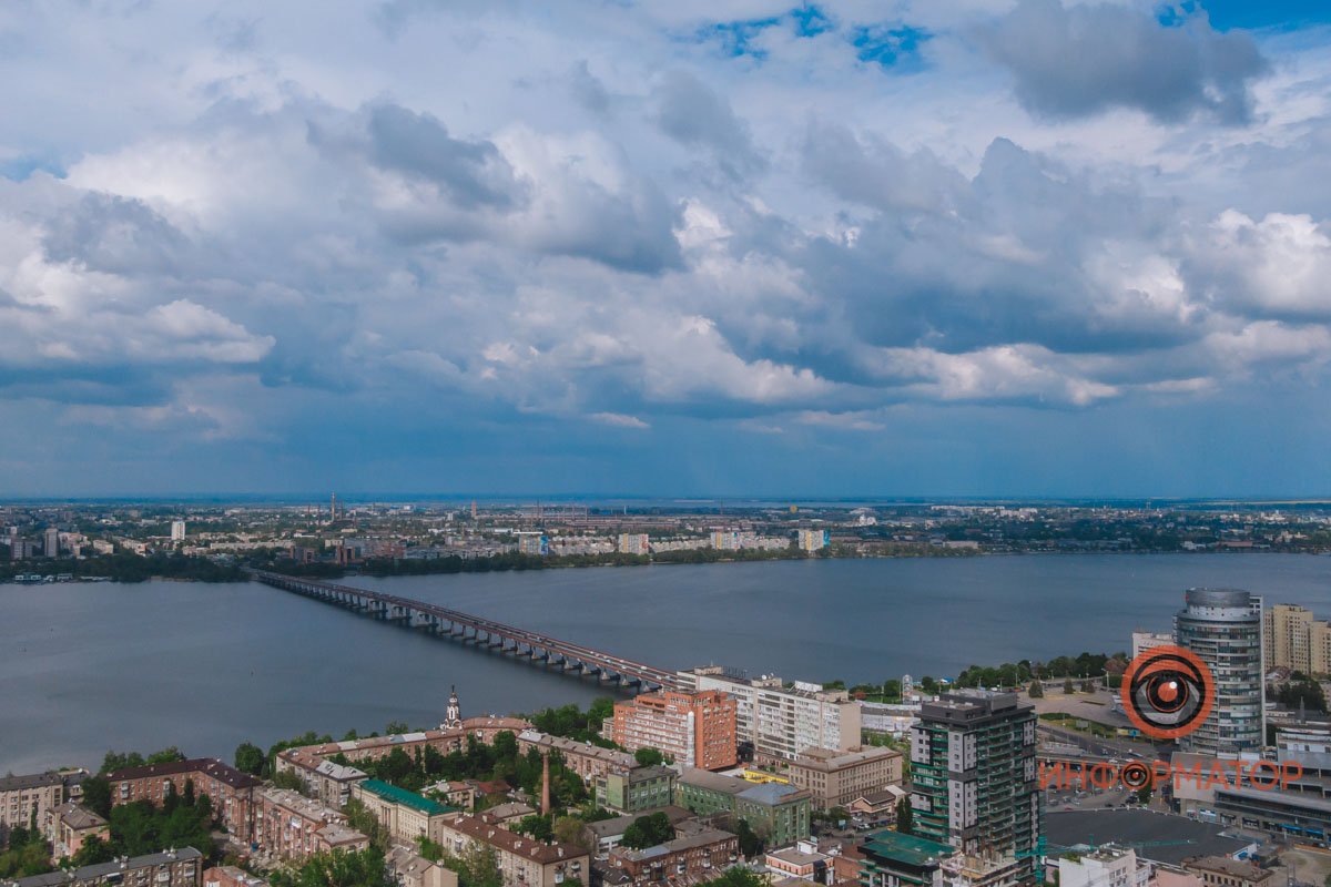 Отражаясь в реке Отражаясь в реке