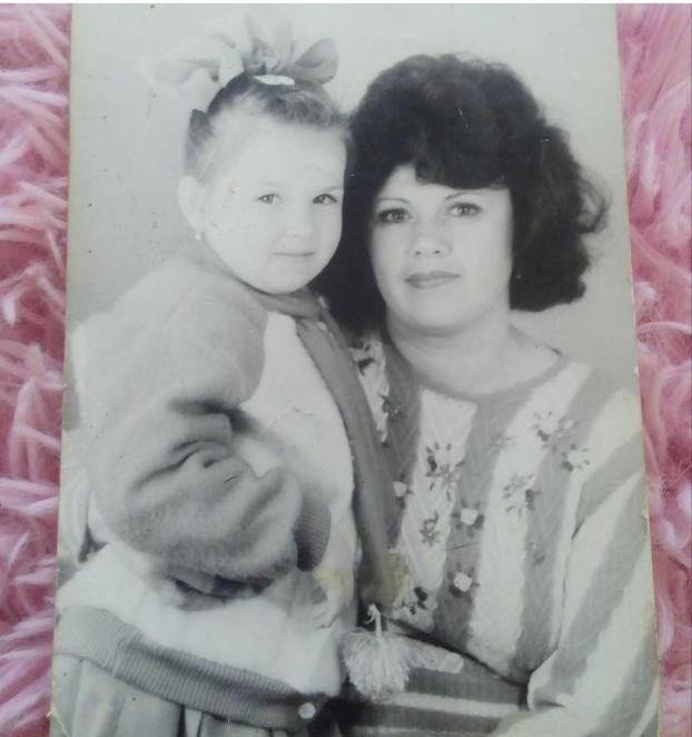 Истории из детства, поздравления и признания: жители Днепра обратились к своим мамам 13