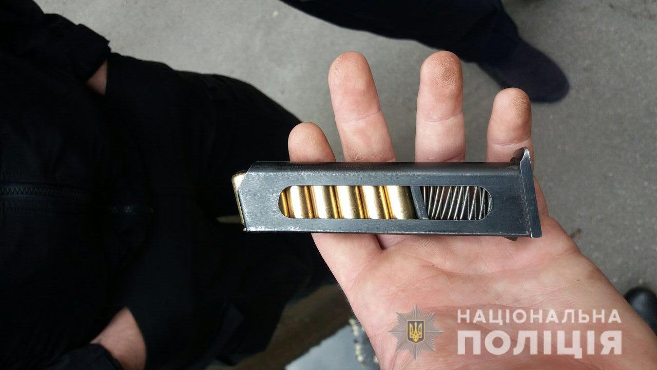 Подростку, который на Привокзальной стрелял из окна в прямом эфире, грозит уголовная ответственность 1