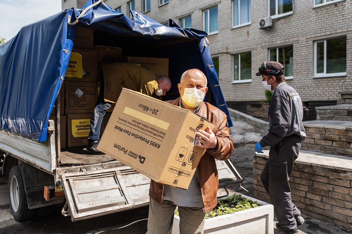Больницы Синельниково и Першотравенска обеспечили СИЗ и оборудованием для борьбы с коронавирусом 2