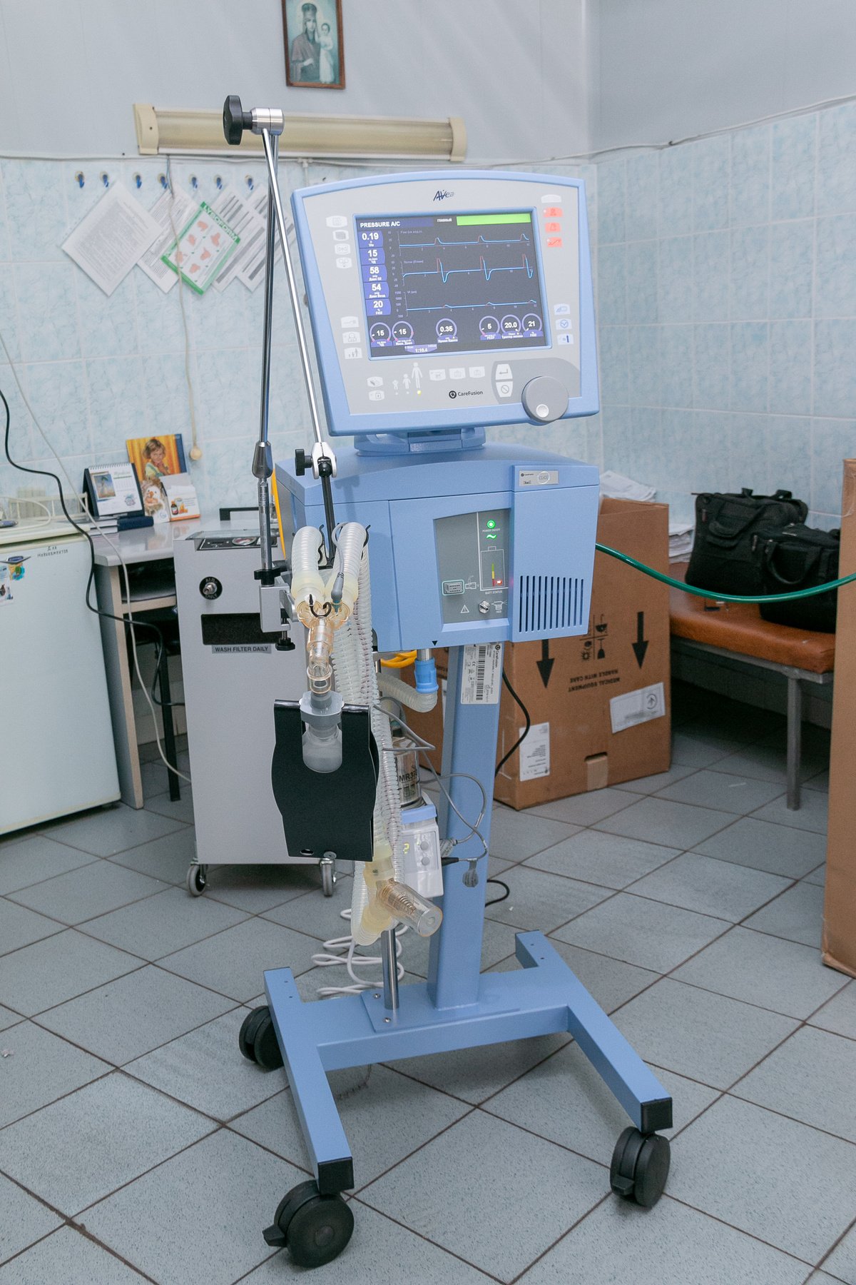 ИНТЕРПАЙП и OLX поставили семь аппаратов ИВЛ в больницы Днепропетровской области 6