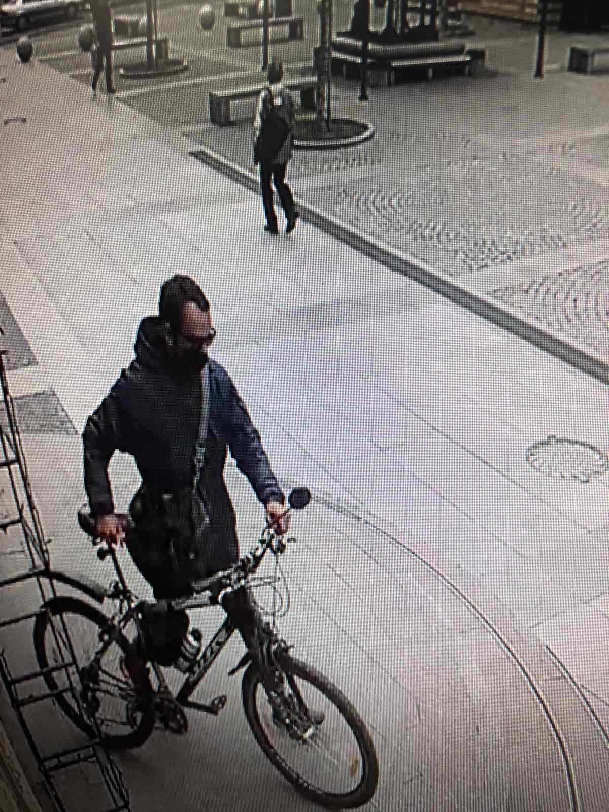 Нашедшему обещана награда Нашедшему обещана награда