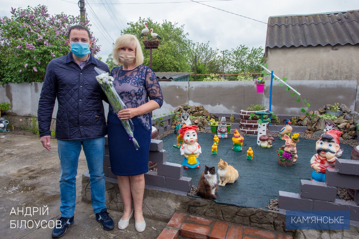 Мэр Каменского поздравил женщин города с Днем матери 5