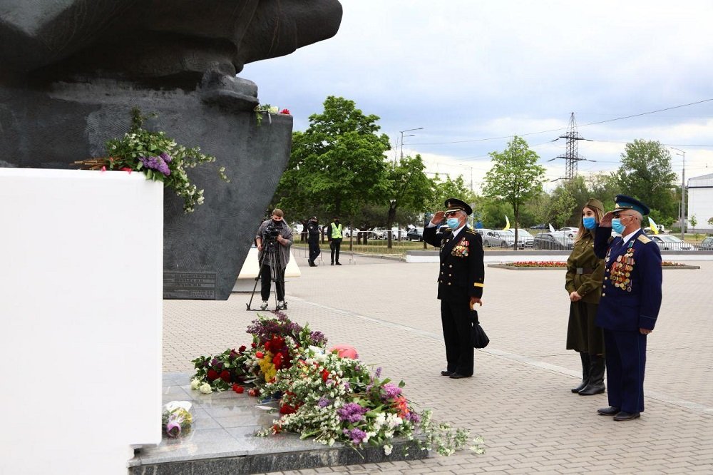 Вилкул в честь 9 Мая организовал в Днепре масштабный автопробег 6