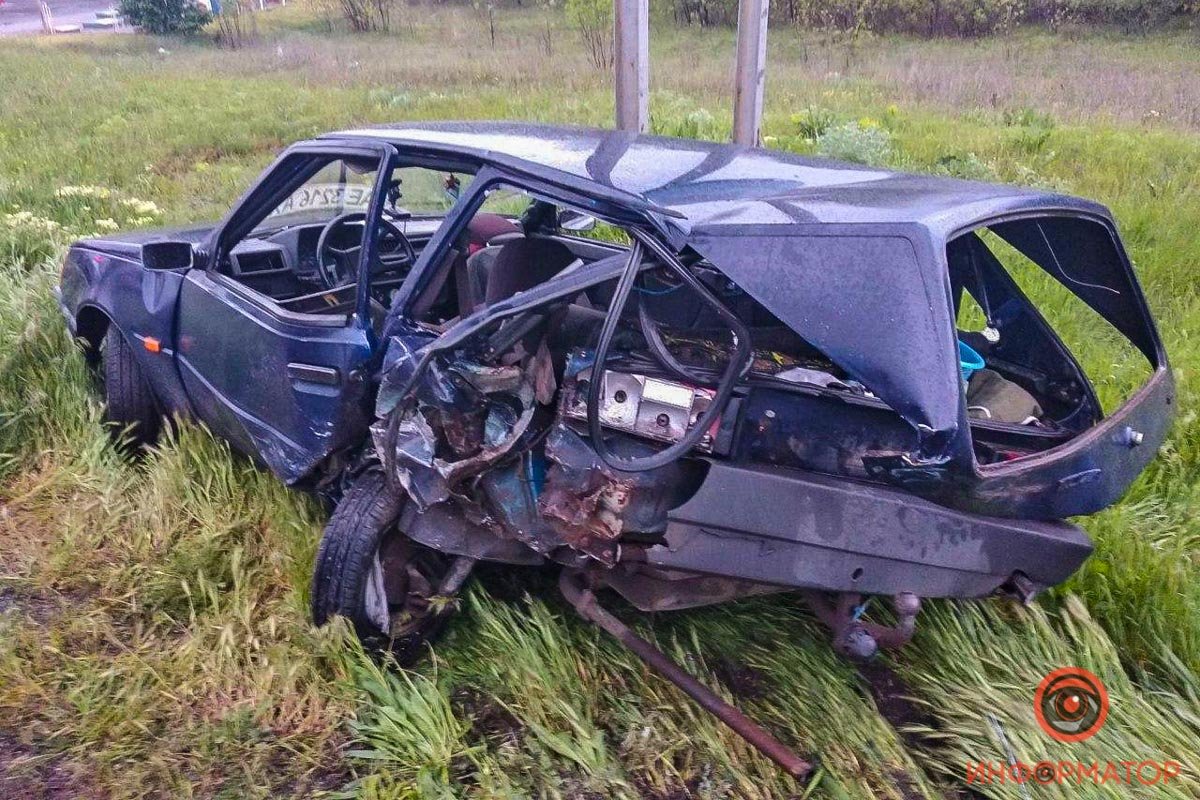 Предварительно, водителя и пассажира ЗАЗа забрала скорая Предварительно, водителя и пассажира ЗАЗа забрала скорая