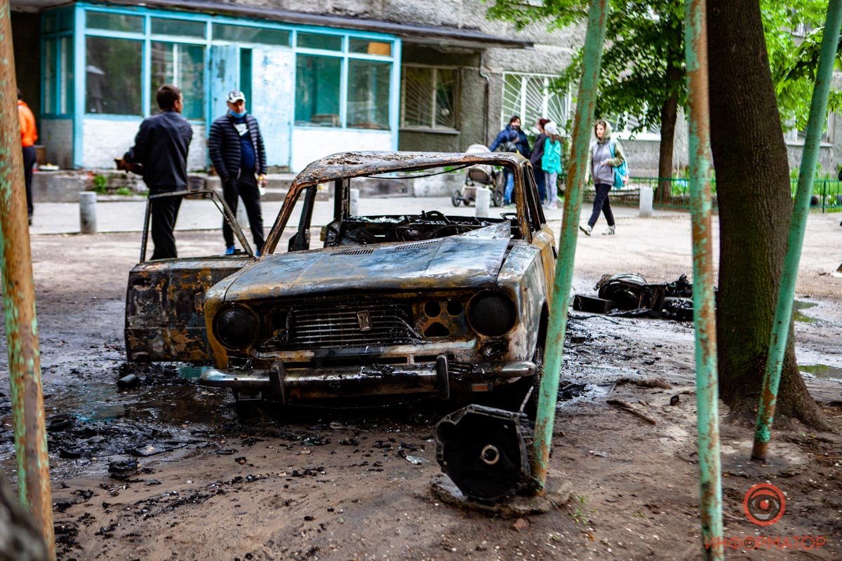 Со слов владельца машины, он проводил сварочные работы Со слов владельца машины, он проводил сварочные работы
