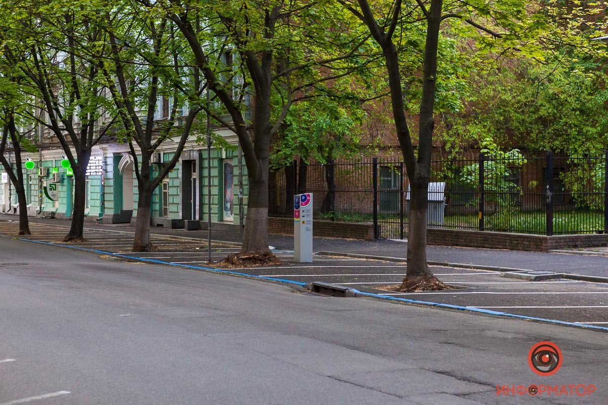 Новая парковка появилась на улице Грушевского между улицами Шевченко и Старокозацкой