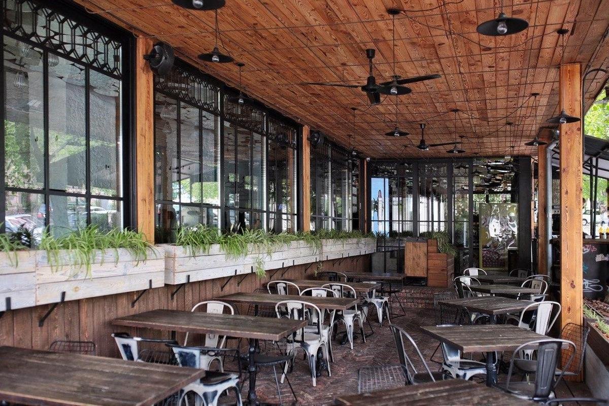 Мы знаем, вы скучали: лучшие заведения Днепра открывают летние террасы 4