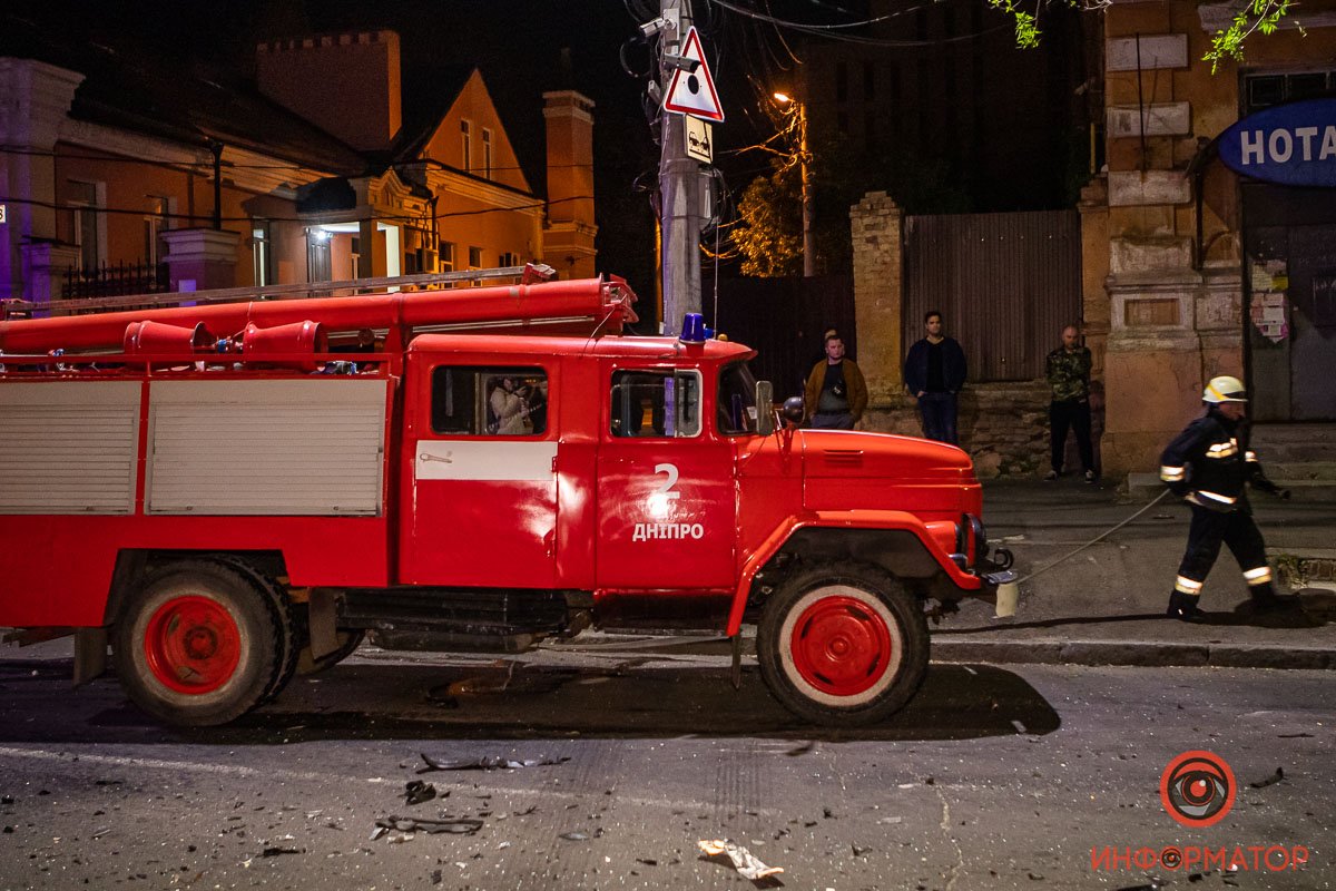 Под капотом одной из машин обнаружили возгорание