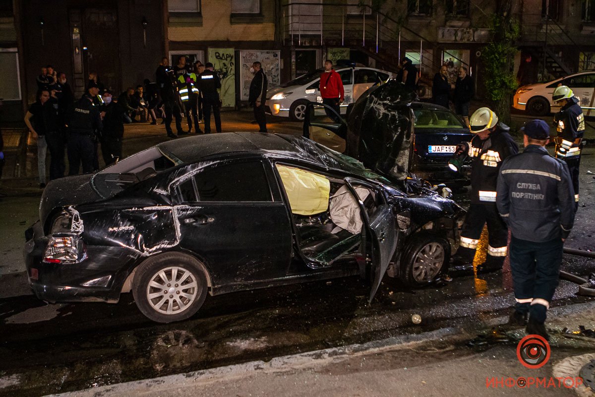 Водителю BMW медики оказывали помощь на месте