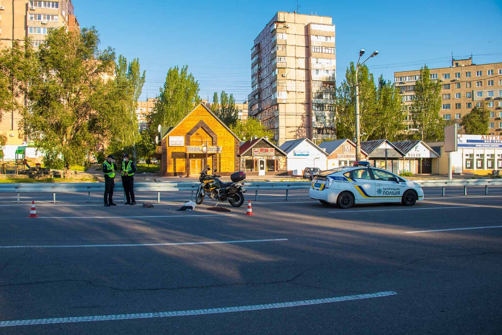 Авария произошла на Набережной Победы недалеко от кольца Авария произошла на Набережной Победы недалеко от кольца