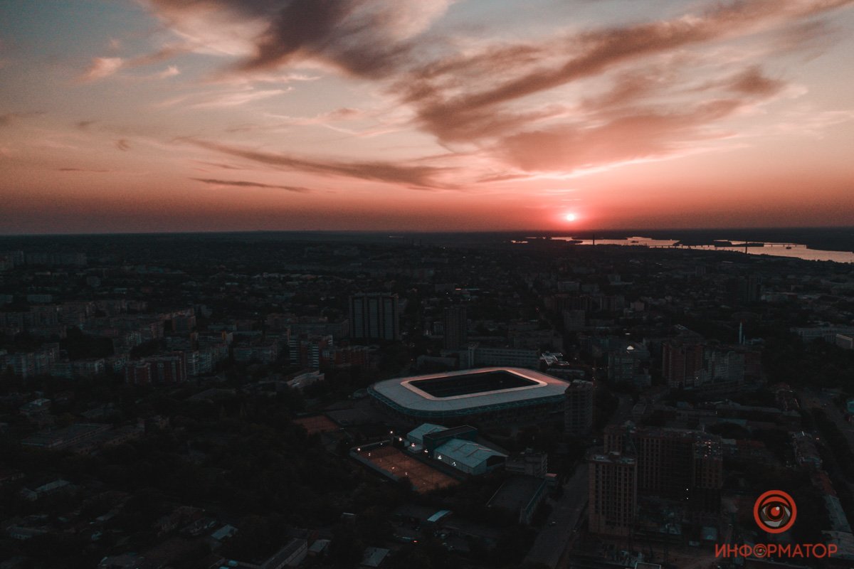 Медленно приближается ночь