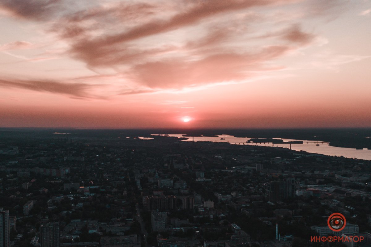 Солнце тонет за горизонтом