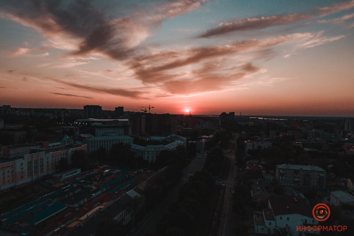 Витает аромат персика