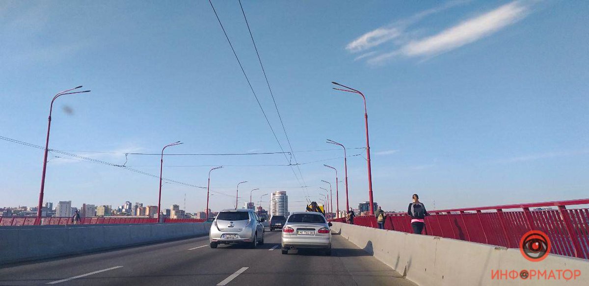 Многие добирались на работу пешком