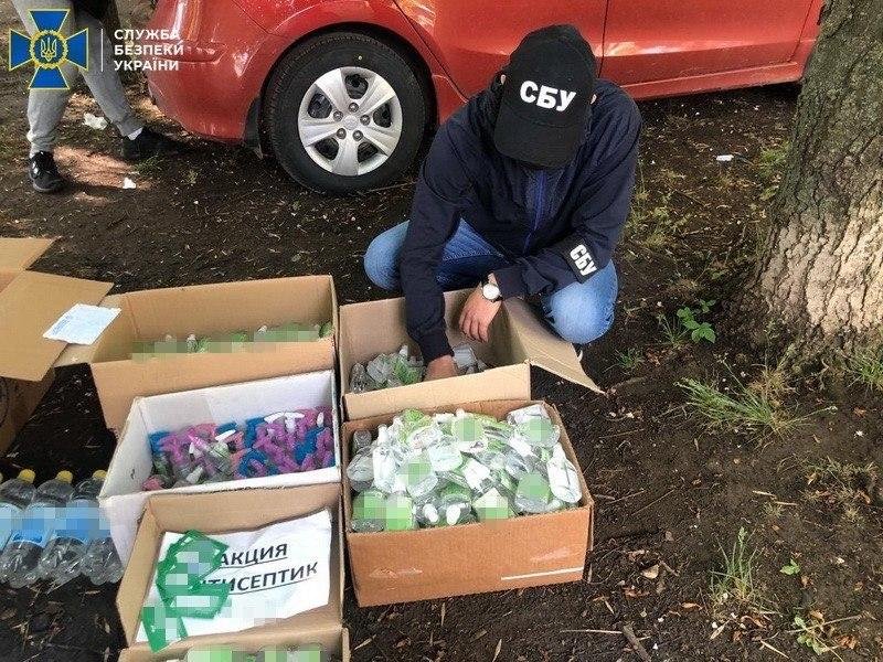 Злоумышленники наладили производство и сбыт поддельных антисептиков