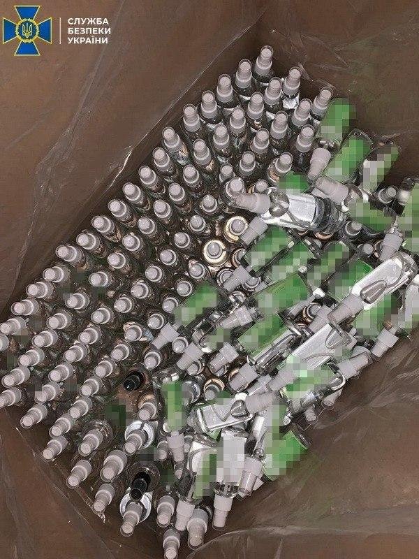 Правоохранители изъяли почти 4 тысячи флаконов поддельного антисептика